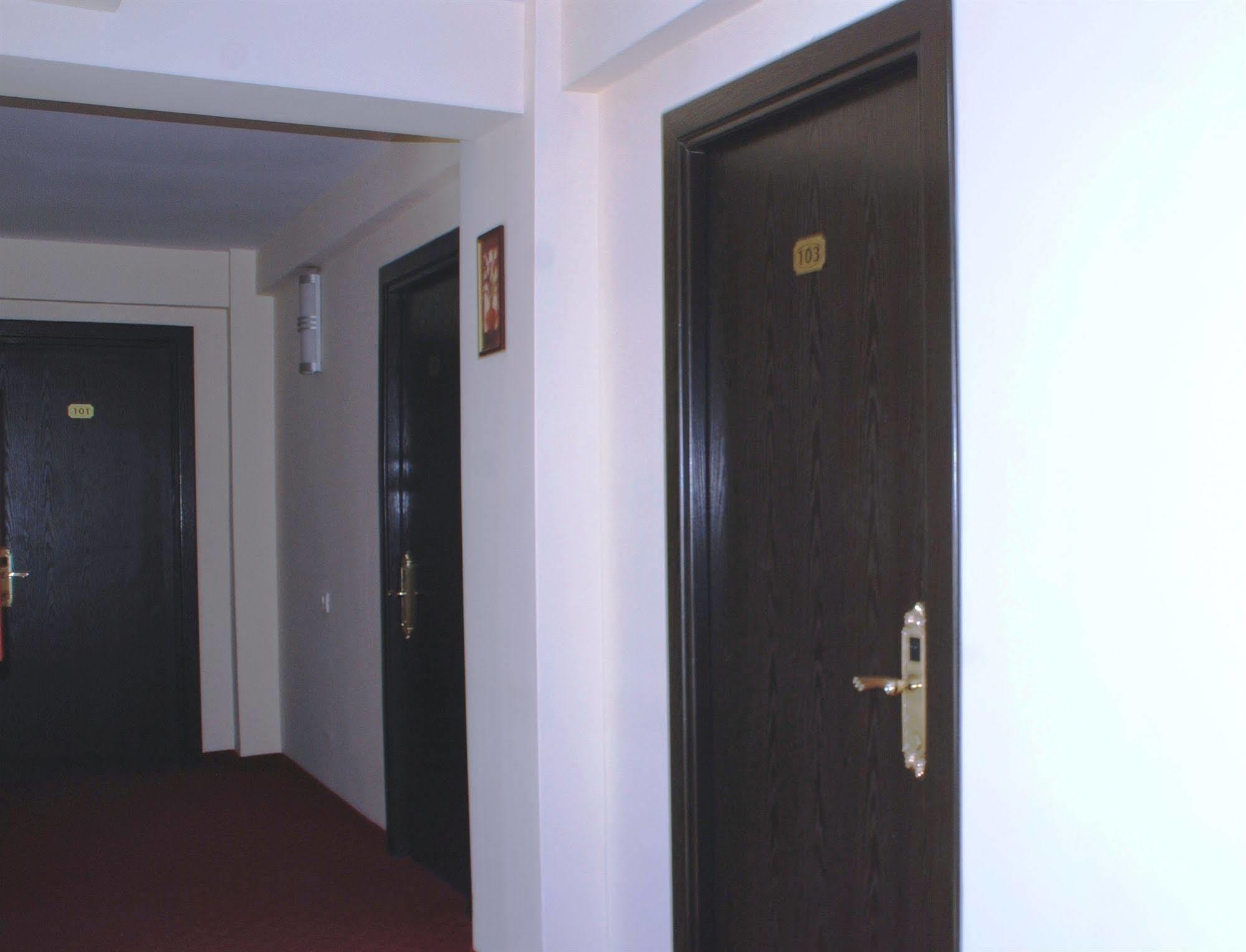 Hotel Ancor Bukarest Kültér fotó